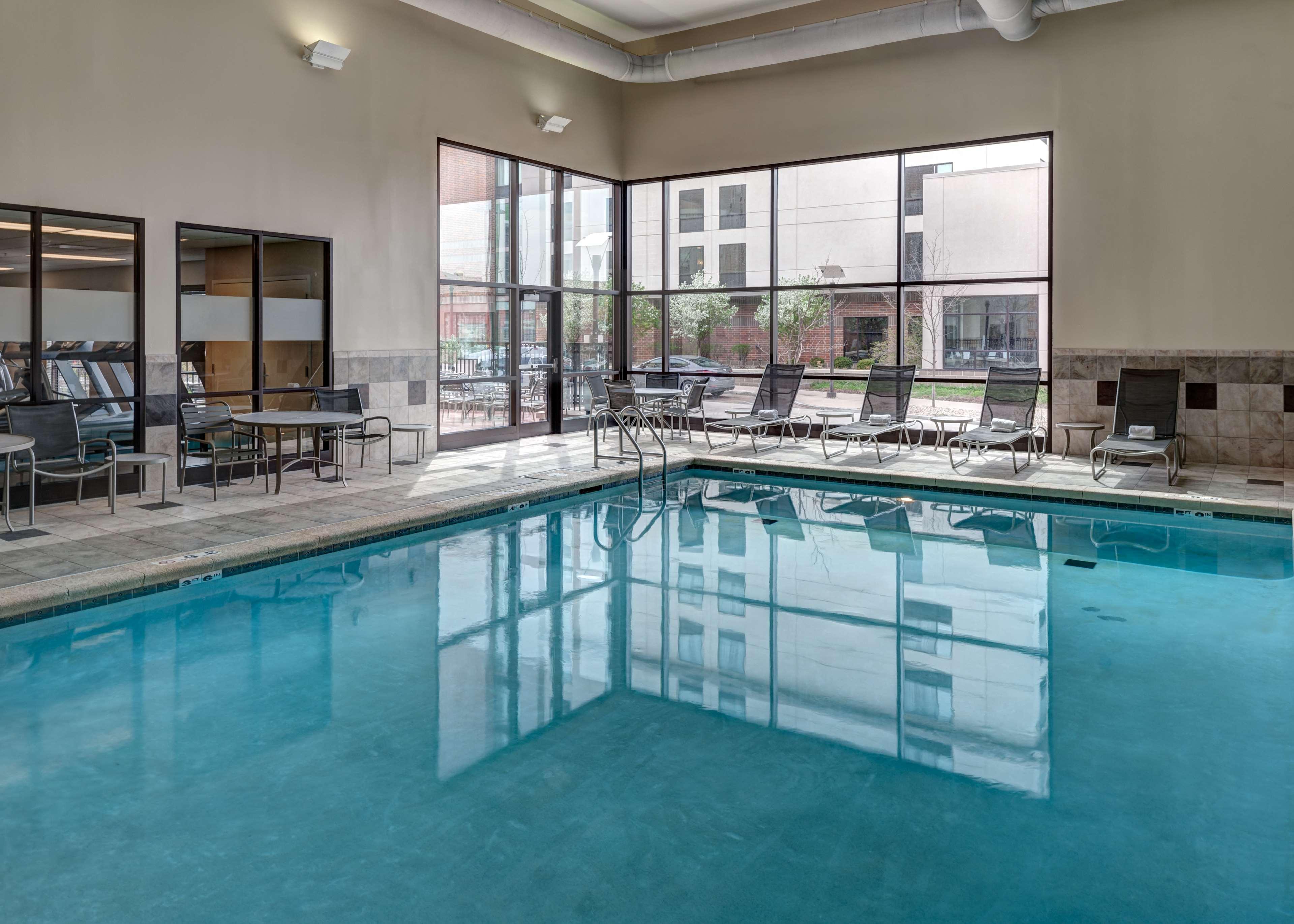 Hampton Inn & Suites Omaha-Downtown Exteriör bild