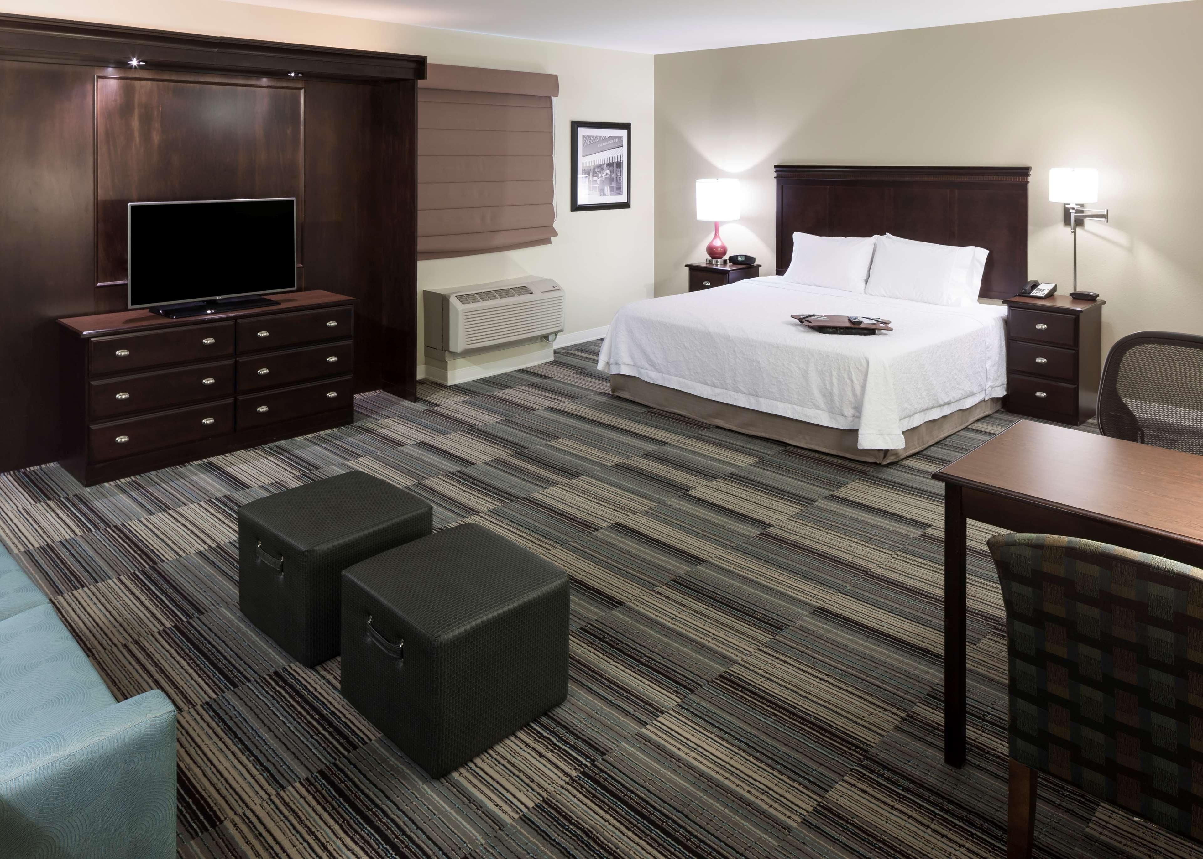 Hampton Inn & Suites Omaha-Downtown Exteriör bild