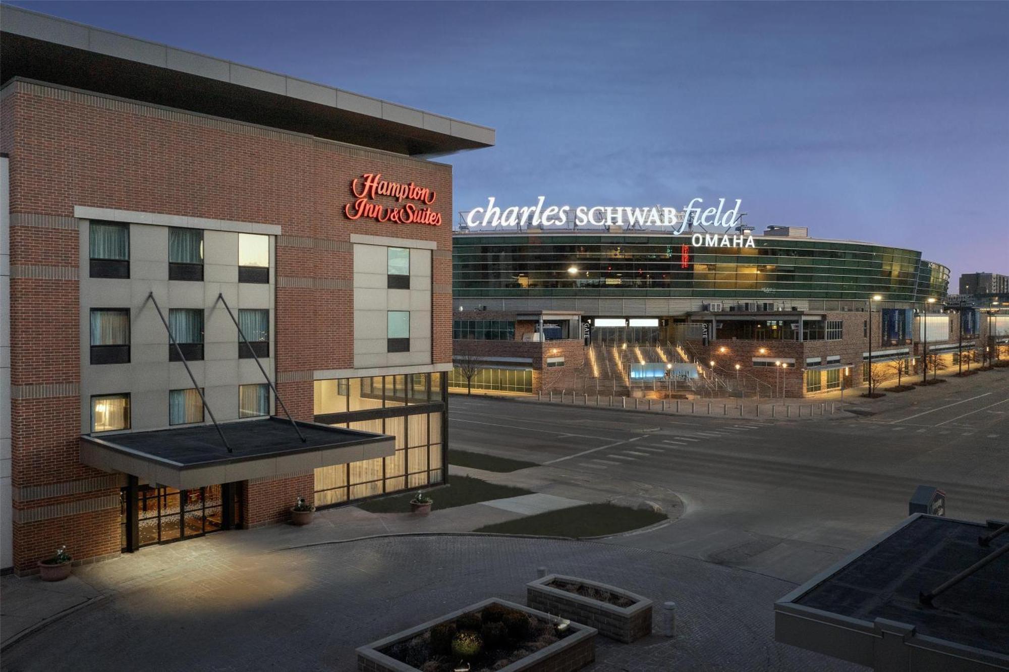 Hampton Inn & Suites Omaha-Downtown Exteriör bild