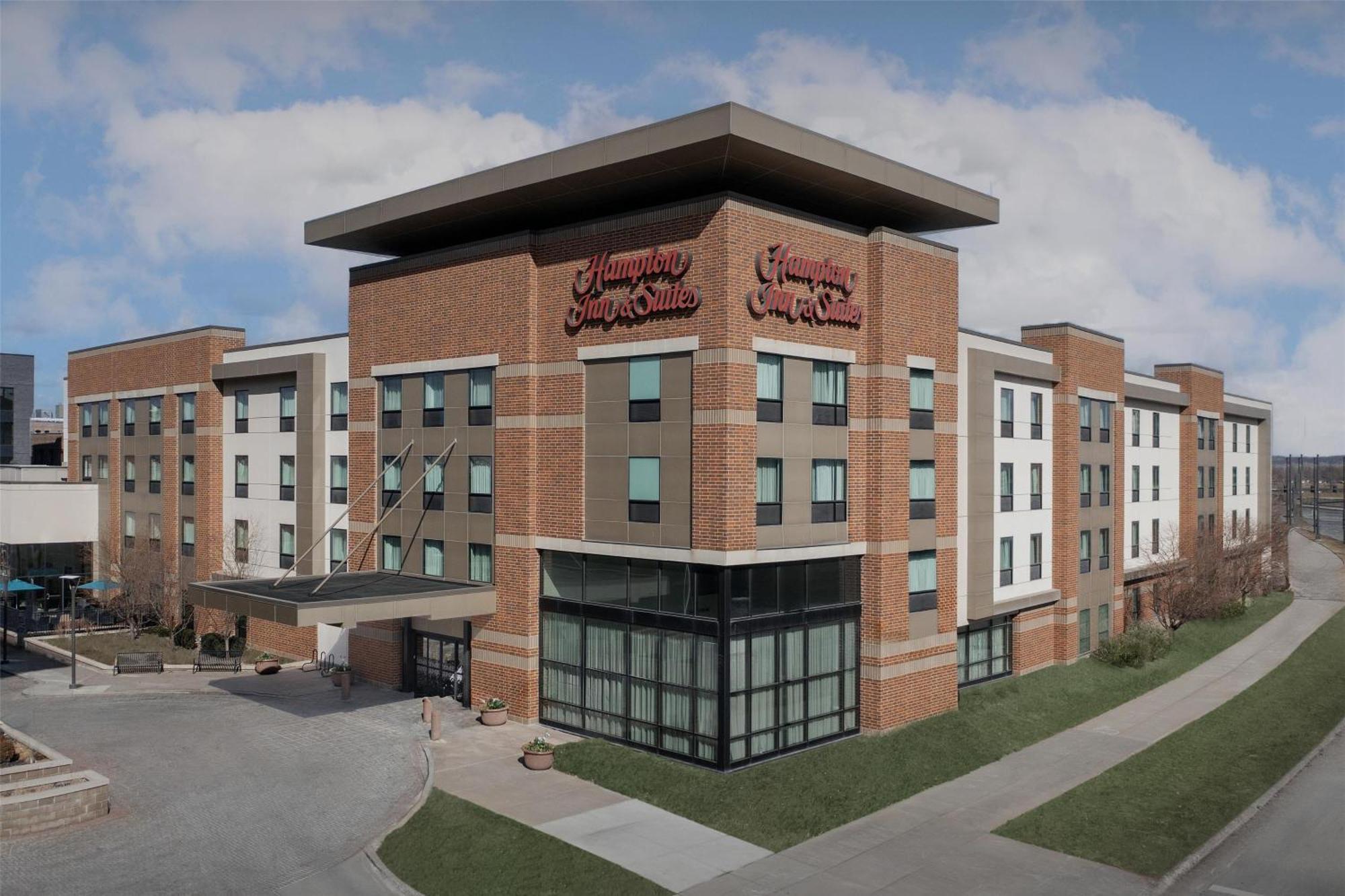 Hampton Inn & Suites Omaha-Downtown Exteriör bild